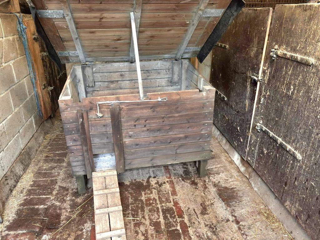 Massief houten kippenhok te koop, Ophalen