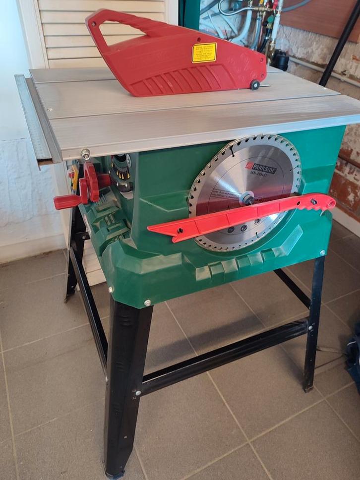Scie à table Parkside COMME NEUVE, Bricolage & Construction, Outillage | Scies mécaniques, Enlèvement