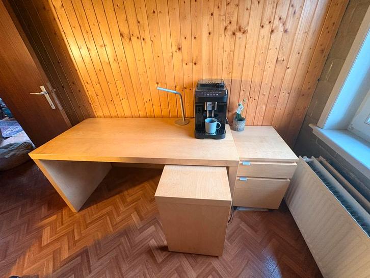 Bureau Ikea Malm met uittrekbaar blad 151 cm x 65 cm, Huis en Inrichting, Bureaus, Gebruikt, Ophalen