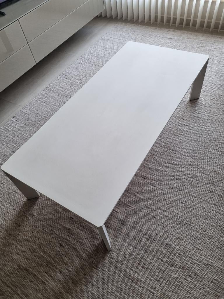 Witte metalen salontafel,  afmetingen: 140 x 65 x H 37 cm, Huis en Inrichting, Tafels | Salontafels, Ophalen, 100 tot 150 cm, Modern  - metaal