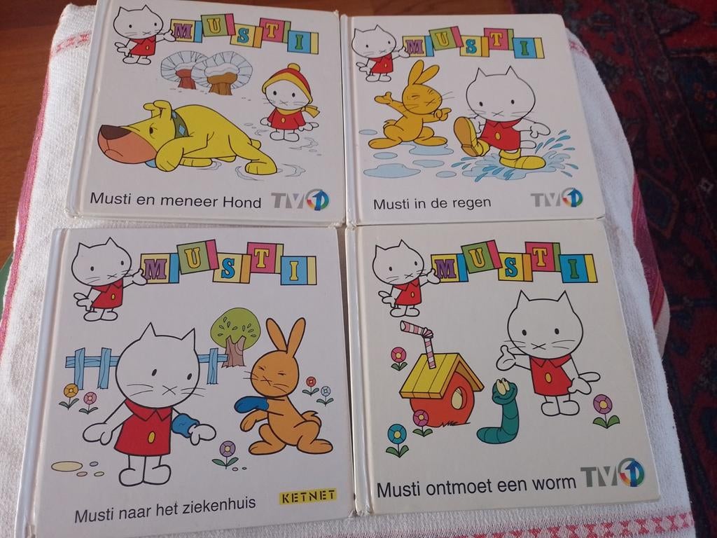 4 musti boekjes, Enlèvement ou Envoi, Utilisé