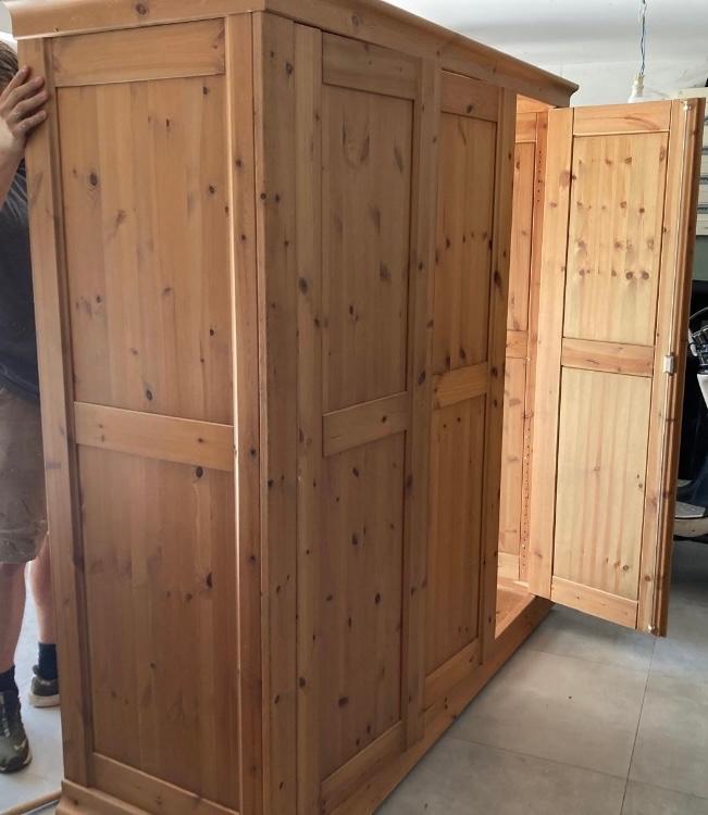 Kledingkast gratis af te halen 14 en 15 april, Ophalen, Gebruikt, Met deur(en)