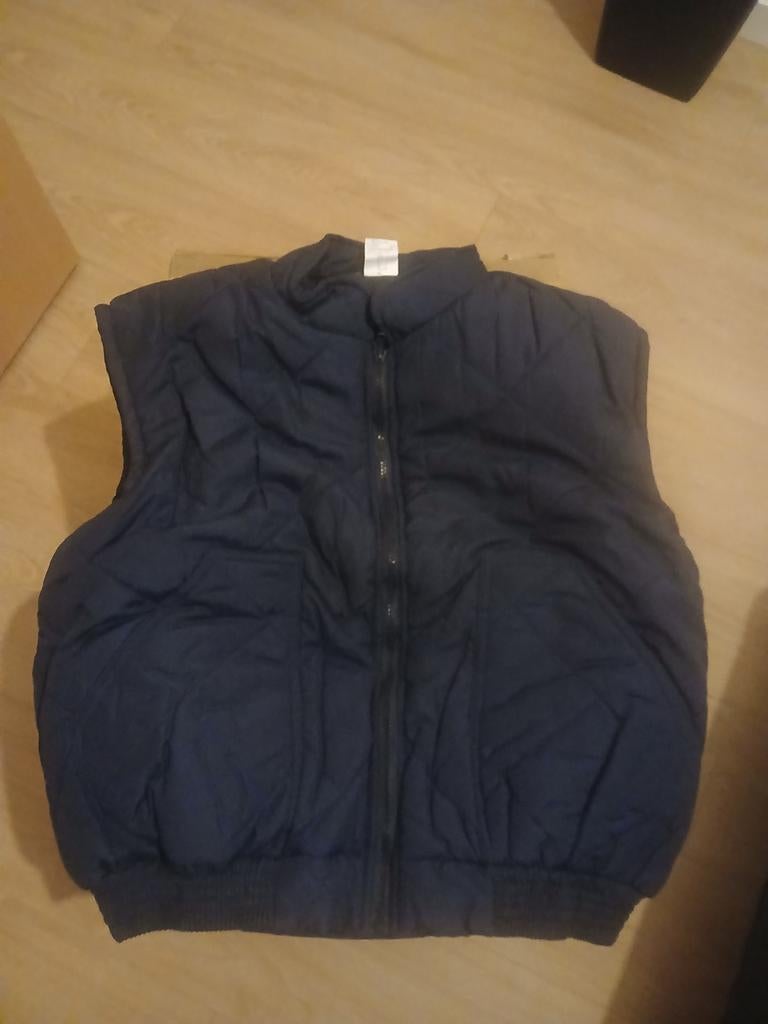 Dikke bodywarmers met binnenzak enkel maar L 3 euro/st. Op=o, Kleding | Heren, Bodywarmers, Ophalen