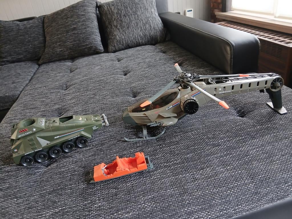 Gi Joe voertuigen o.a. retaliator ( vintage speelgoed), Ophalen