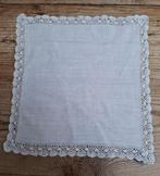 Wit Frans brocante zakdoekje met fijn gekantklost randje, Ophalen of Verzenden