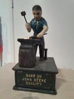 OUDE GIETIJZEREN JOHN DEERE " BLACKSMITH " SPAARPOT, Enlèvement, Utilisé, Métal ou Fer blanc, Autres thèmes