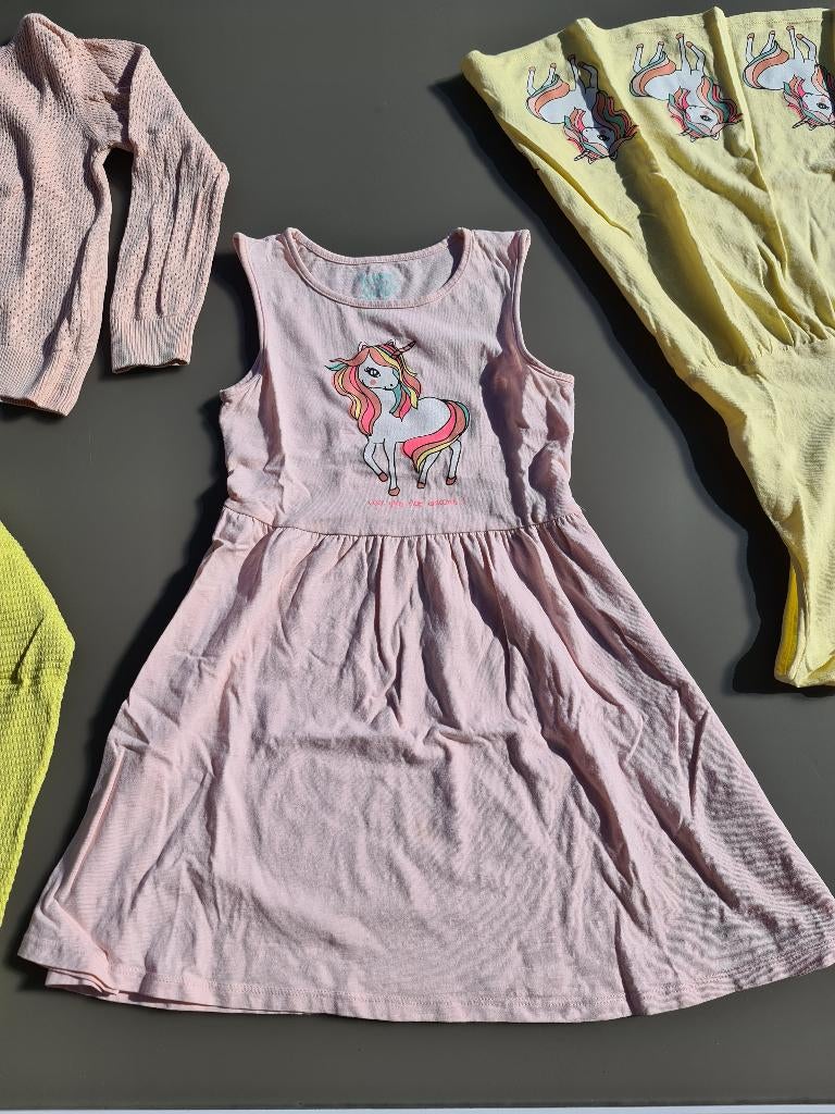 roze kleedje, jurk met unicorn, CA, 128, Enlèvement, Comme neuf