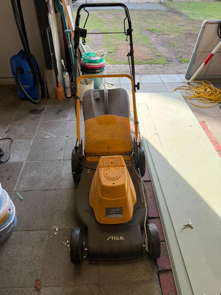 Stiga grasmaaier, Tuin en Terras, Ophalen, Gebruikt, Elektrische grasmaaier