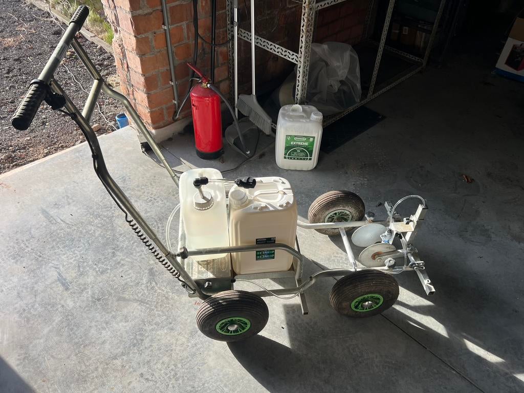 Voetbal belijningstoestel, Ophalen, Zo goed als nieuw