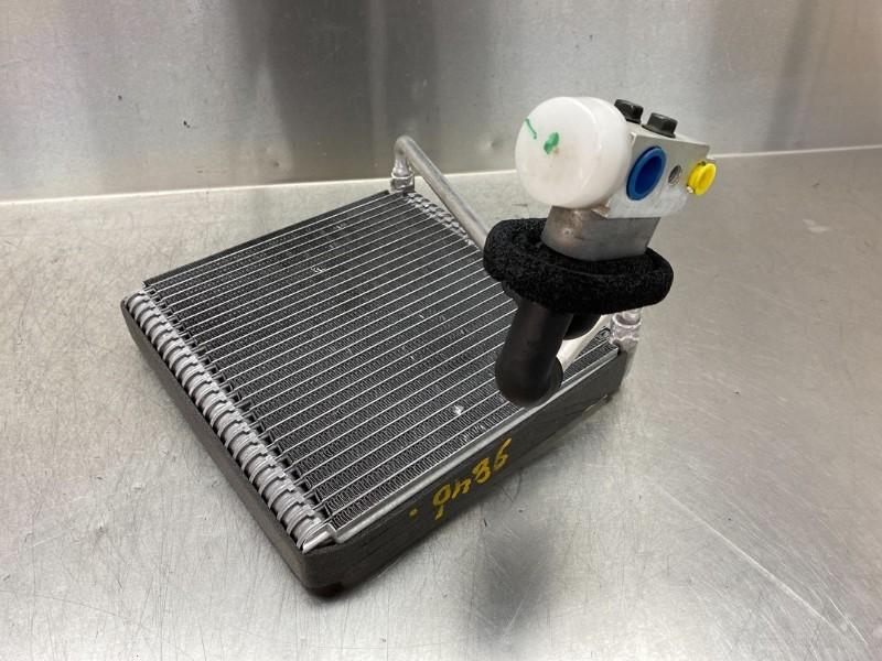 AIRCOVERDAMPER Kia Venga (01-2010/03-2019), Gebruikt, Kia