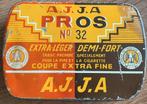 Ancienne boîte de tabac AJJA PROS N32/, Enlèvement ou Envoi, Comme neuf, Emballage