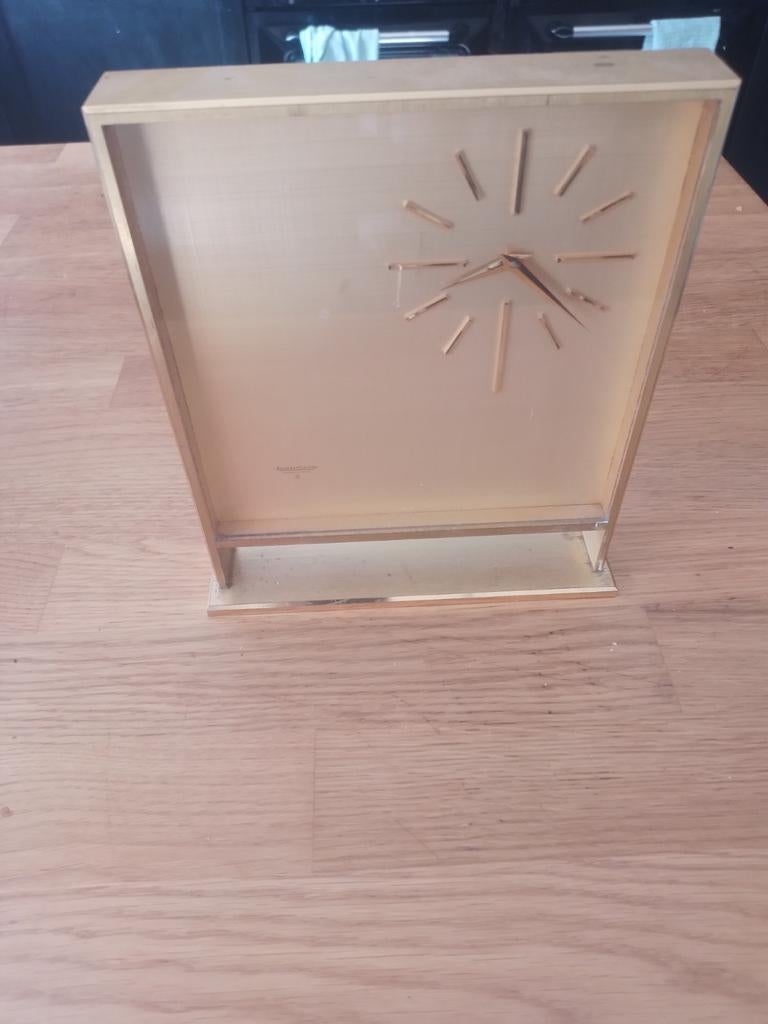 Horloge unique spéciale junghans, Antiquités & Art, Enlèvement ou Envoi