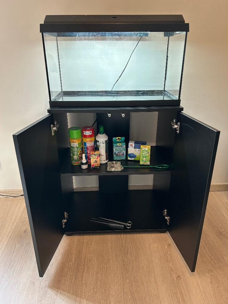Aquarium inclusief meubel & toebehoren, Tuyaux inclus, Enlèvement, Utilisé, Juwel