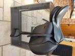 Selle Fouganza 17,5" + housse de protection, Animaux & Accessoires, Chevaux & Poneys | Selles, Enlèvement, Comme neuf, Récréation