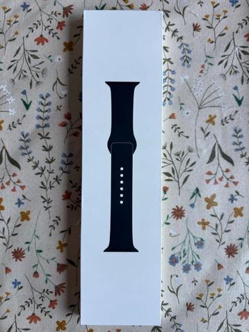 Apple Watch-sportbandje: 45MM beschikbaar voor biedingen