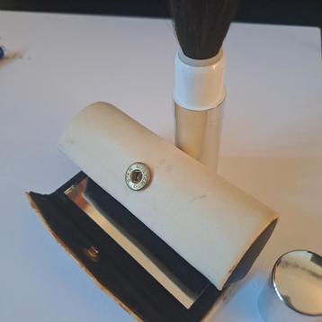 Étui avec brosse, Enlèvement ou Envoi
