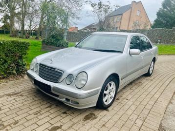 Mercedes E200 Elegance AUT, Autos, Argent ou Gris, Achat, 4 portes, Entreprise