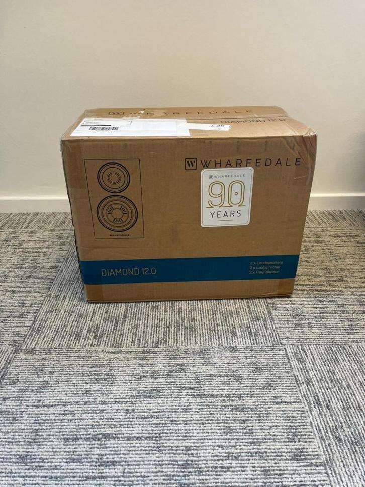 Wharfedale | Diamond 12.0 | Boekenplankspeakers | Walnoot, Audio, Tv en Foto, Luidsprekerboxen, Zo goed als nieuw, Front, Rear of Stereo speakers