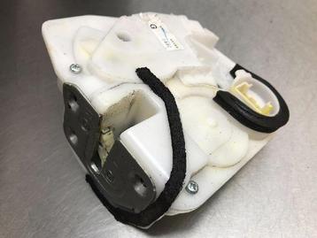 PORTIERSTANGEN RECHTS VOOR Mazda 2 (DJ / DL) beschikbaar voor biedingen