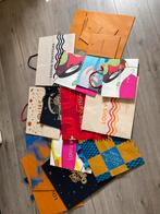 Louis Vuitton winkeltassen, Handtassen en Accessoires, Tassen | Damestassen, Ophalen of Verzenden, Zo goed als nieuw, Overige kleuren