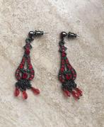 Belles boucles d'oreilles lustre rouge, Autres matériaux, Avec strass, Puces ou Clous, Utilisé