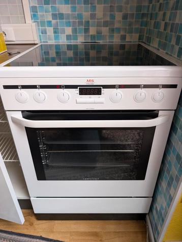 AEG elektrisch fornuis te koop. Nieuwstaat beschikbaar voor biedingen