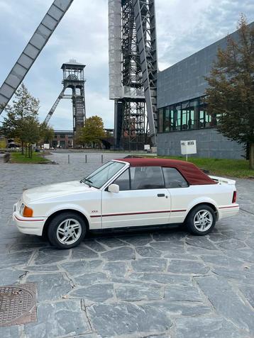 FORD ESCORT XR3i cabrio 1987 disponible aux enchères