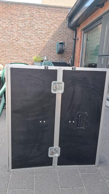Mengpaneel tafel beschikbaar voor biedingen