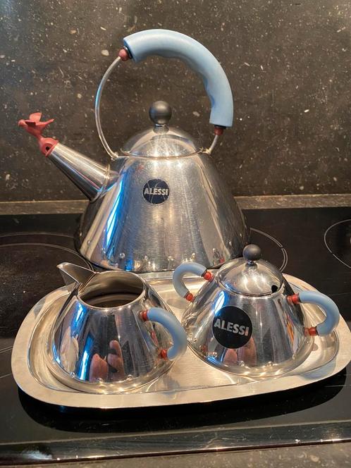 ALESSI fluitketel 9093 + melk 9097 & suiker 9096, Verzamelen, Merken en Reclamevoorwerpen, Gebruikt, Overige typen, Ophalen of Verzenden