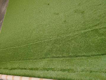 Stukje kunstgras met fabricagefout 90% korting pa beschikbaar voor biedingen