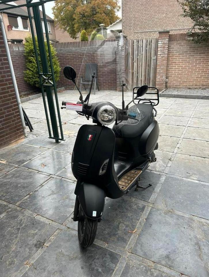 GTS Toscana – 2021 – Zwart, Fietsen en Brommers, Snorfietsen en Snorscooters, Zo goed als nieuw, Overige merken, Benzine, Ophalen of Verzenden