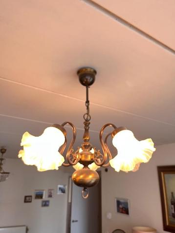 Luster  5 armen met glazen kappen beschikbaar voor biedingen
