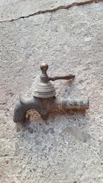 Antieke koperen kraan, Ophalen