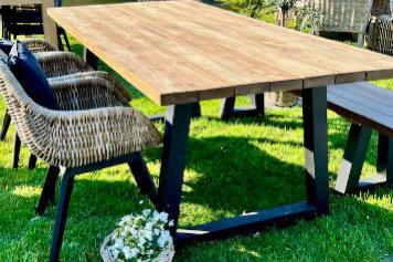 Tuintafel in teak en aluminium, Tuin en Terras, Tuintafels, Zo goed als nieuw, Aluminium, Ophalen