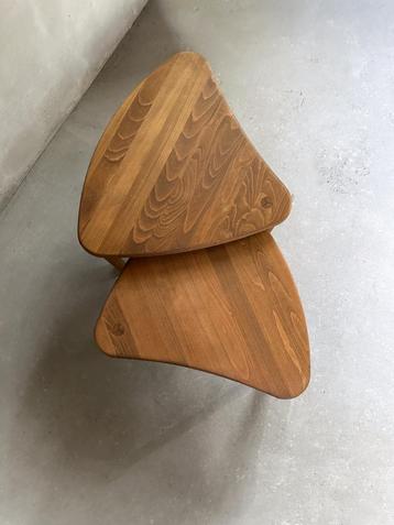 Set scandinavische bijzet/salontafels niervormig met inlay beschikbaar voor biedingen