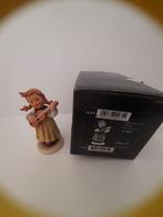 Hummel beeldje 557 "Mit sang und klang", Enlèvement ou Envoi, Comme neuf, Hummel