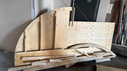 Stevige houten platform met boog, Doe-het-zelf en Bouw, Hout en Planken, Zo goed als nieuw, Ophalen