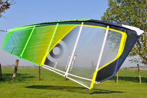 7.2m2 NeilPryde Hornet 2-cam Freeride zeil, Watersport en Boten, Windsurfen, Gebruikt, Zeil, Met draagtas, 7 m² of meer, Ophalen