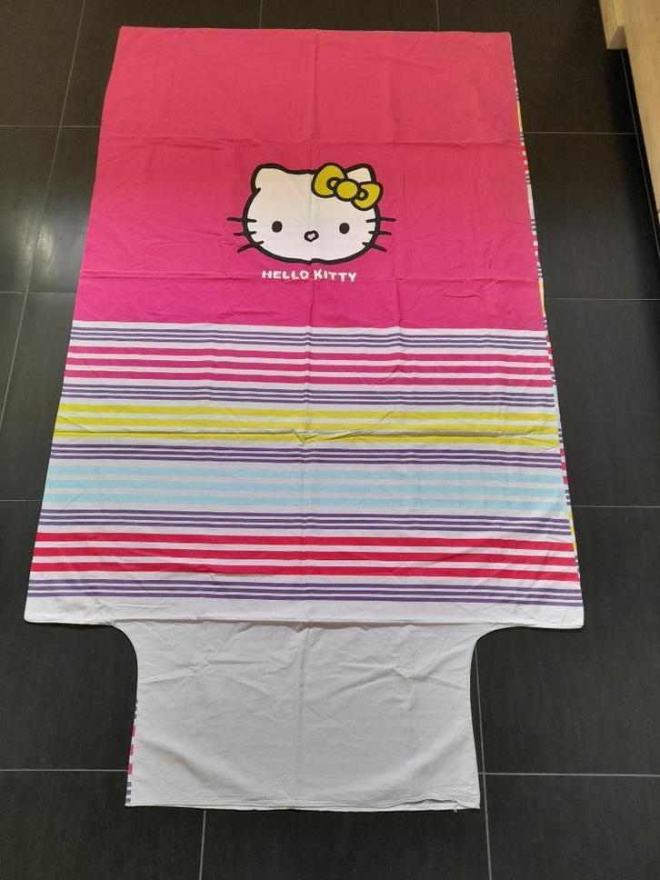 Hello Kitty dekbedovertrek met kussensloop, Kinderen en Baby's, Kinderkamer | Beddengoed, Gebruikt, Dekbedovertrek, Ophalen of Verzenden