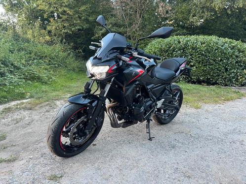 Kawasaki Z650 Black & Red 2023, Motoren, Motoren | Kawasaki, Particulier, Naked bike, meer dan 35 kW, 2 cilinders, Motorrijbewijs A