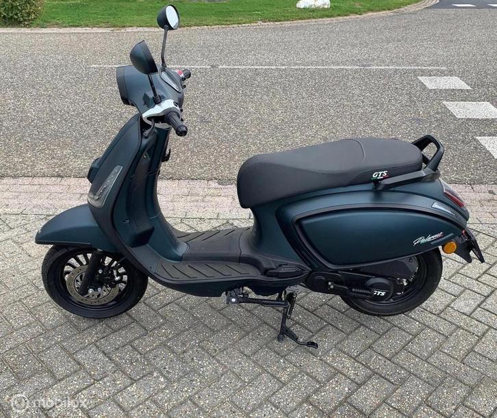 GTS Palermo Retrolook scooter, Fietsen en Brommers, Snorfietsen en Snorscooters, Gebruikt, Overige merken, Benzine