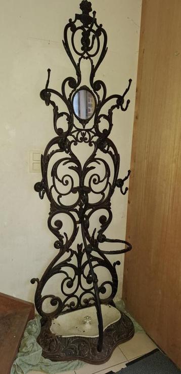 Porte manteau vintage beschikbaar voor biedingen