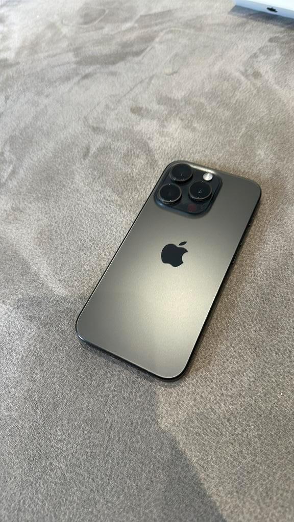 Iphone 15 pro, Telecommunicatie, Mobiele telefoons | Hoesjes en Screenprotectors | Apple iPhone, Ophalen