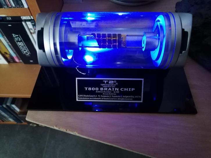 Terminator 2: T-800 Brain Chip, Verzamelen, Film en Tv, Gebruikt, Film, Beeldje, Replica of Model, Ophalen of Verzenden