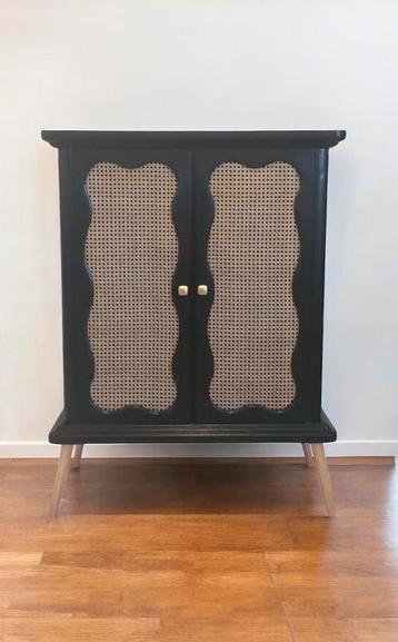 Meuble rotin vintage / Rotan vintage meubel beschikbaar voor biedingen