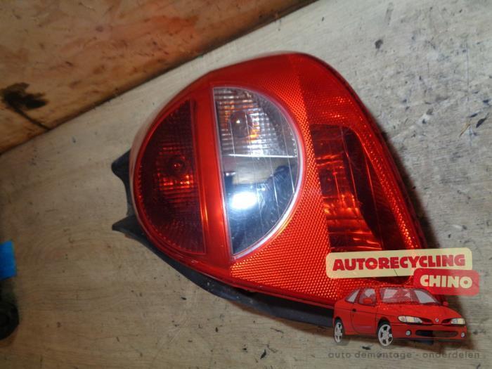 Achterlicht rechts van een Renault Clio, Auto-onderdelen, Verlichting, Renault, Gebruikt, 3 maanden garantie, Ophalen of Verzenden