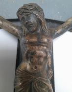 oud kruisbeeld crucifix, Antiek en Kunst, Antiek | Religieuze voorwerpen, Ophalen of Verzenden