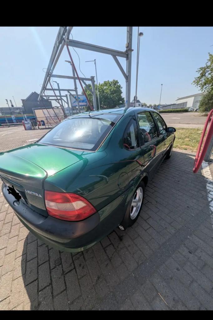Opel Vectra '96, Auto's, Opel, Particulier, Vectra, Alarm, Open dak, Benzine, 5 deurs, Handgeschakeld, Groen, Grijs, Stof, Ophalen