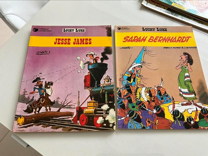 2 stripverhalen Lucky Luke, Boeken, Stripverhalen, Zo goed als nieuw, Ophalen of Verzenden