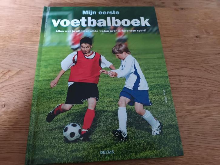 Clive Gifford - Mijn eerste voetbalboek, Boeken, Kinderboeken | Jeugd | onder 10 jaar, Zo goed als nieuw, Ophalen